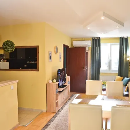 Happy Apartment